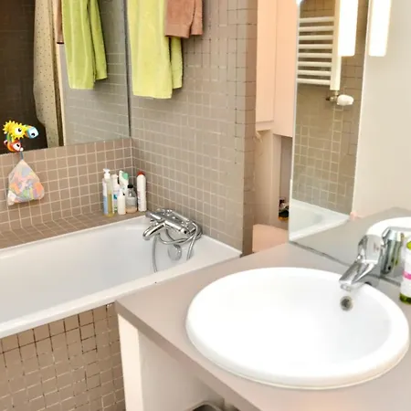 Nice Apartment Like A Loft Near Buttes-Chaumont アパート *
