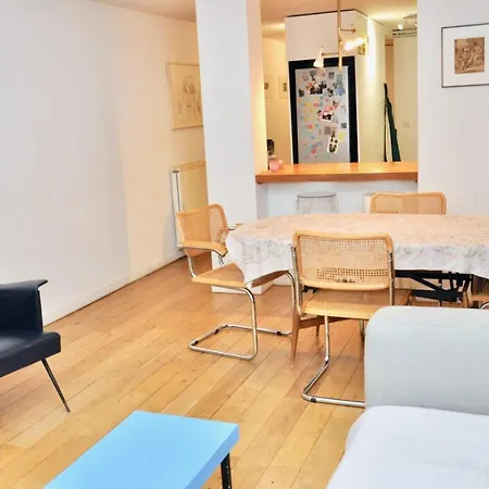 Nice Apartment Like A Loft Near Buttes-Chaumont アパート パリ